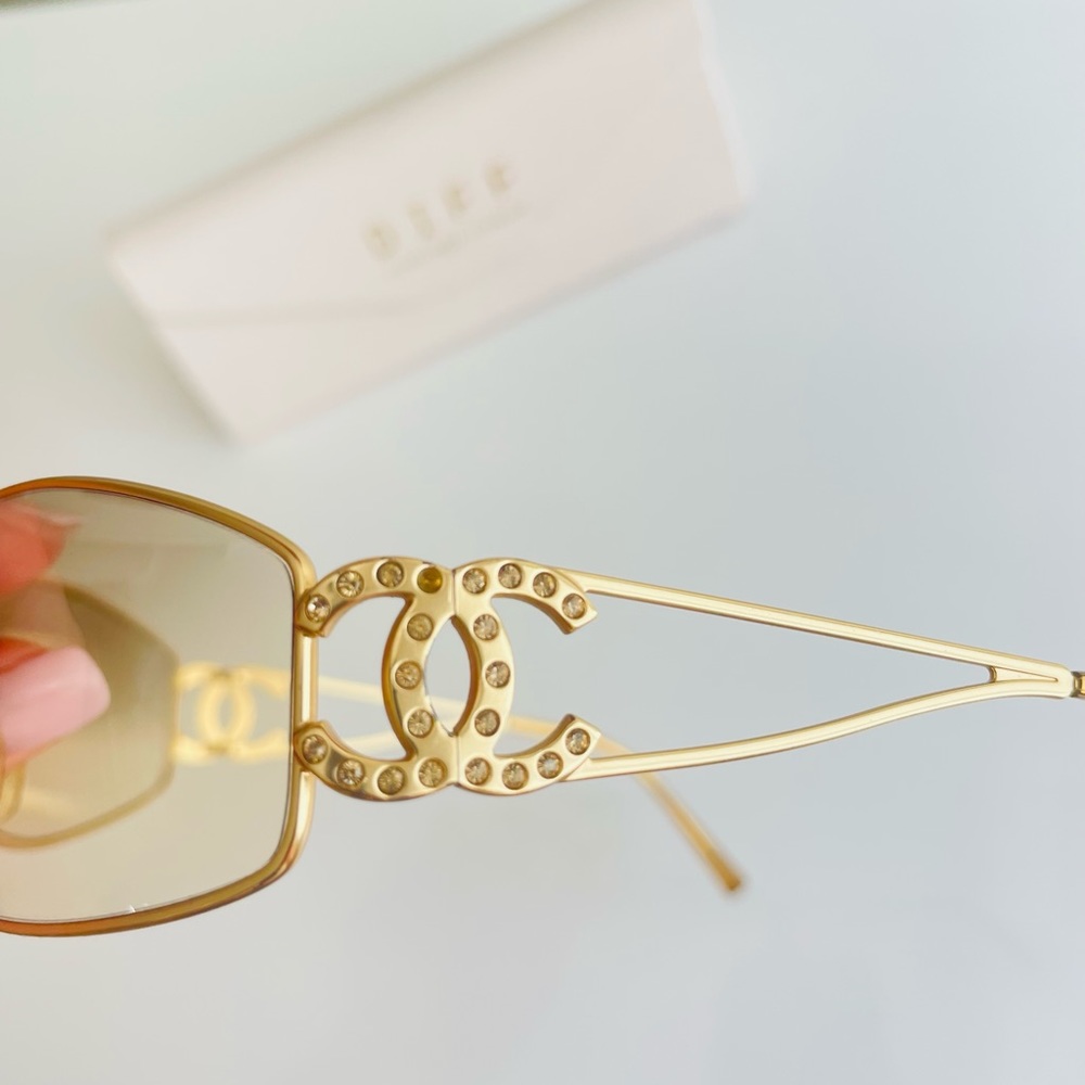 🌸SOLD🌸CHANEL AUTHENTIC Gold CC crystal sunglasses - Picture 13 of 16